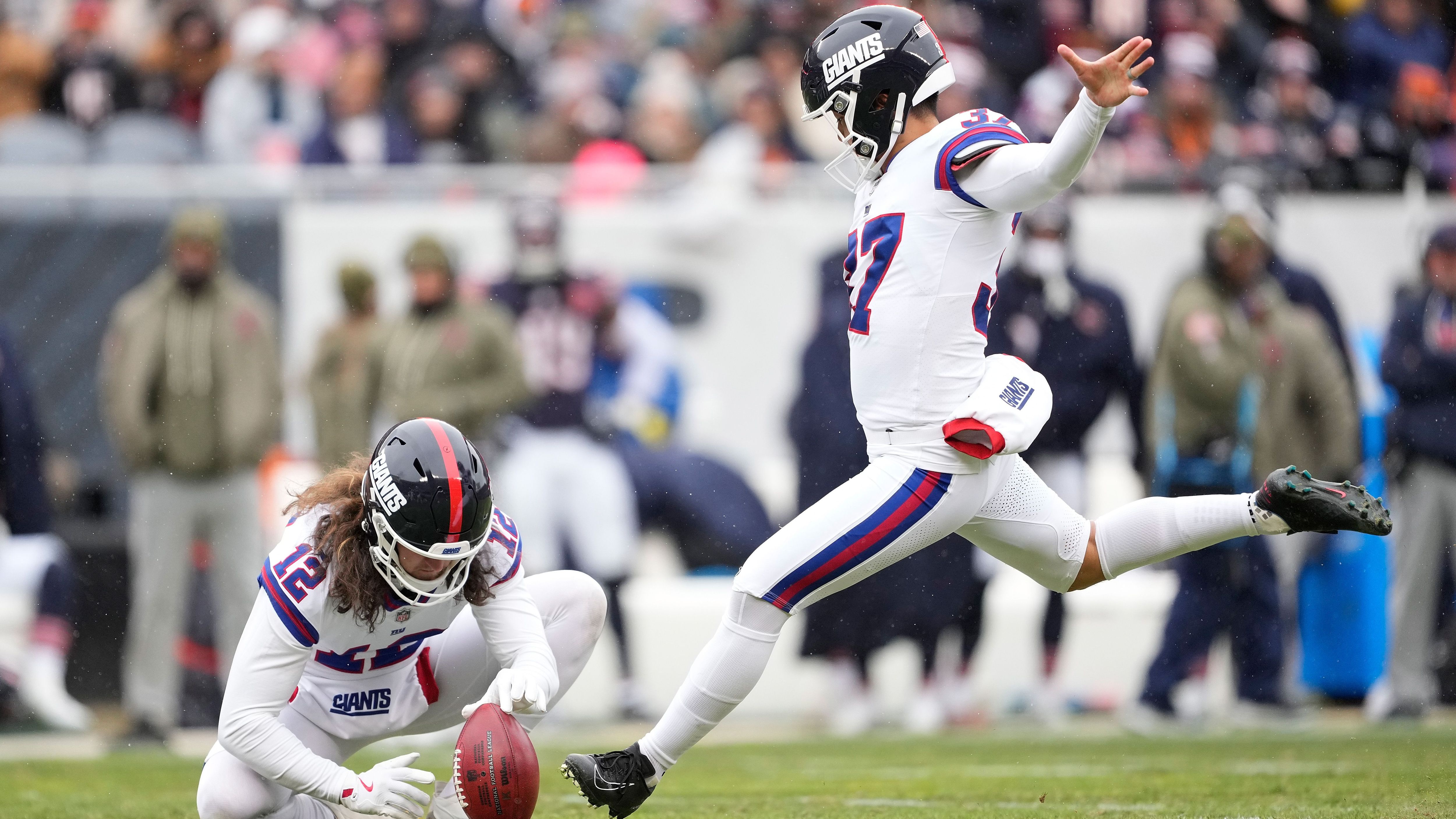 <strong>New York Giants</strong><br>Die Giants haben Graham Gano wegen einer Nackenverletzung auf die Injured-Reserve-Liste gesetzt. Es ist bereits das zweite Mal in dieser Saison, dass sich der Routinier dort wiederfindet. Stattdessen kommt für "Big Blue" nun Younghoe Koo zum Einsatz, der bereits in Woche zehn sein erstes Spiel für das Team absolvierte.<br>Starter: Younghoe Koo<br>Eigentlicher Starter: Graham Gano (Foto) - aktuell auf IR-Liste