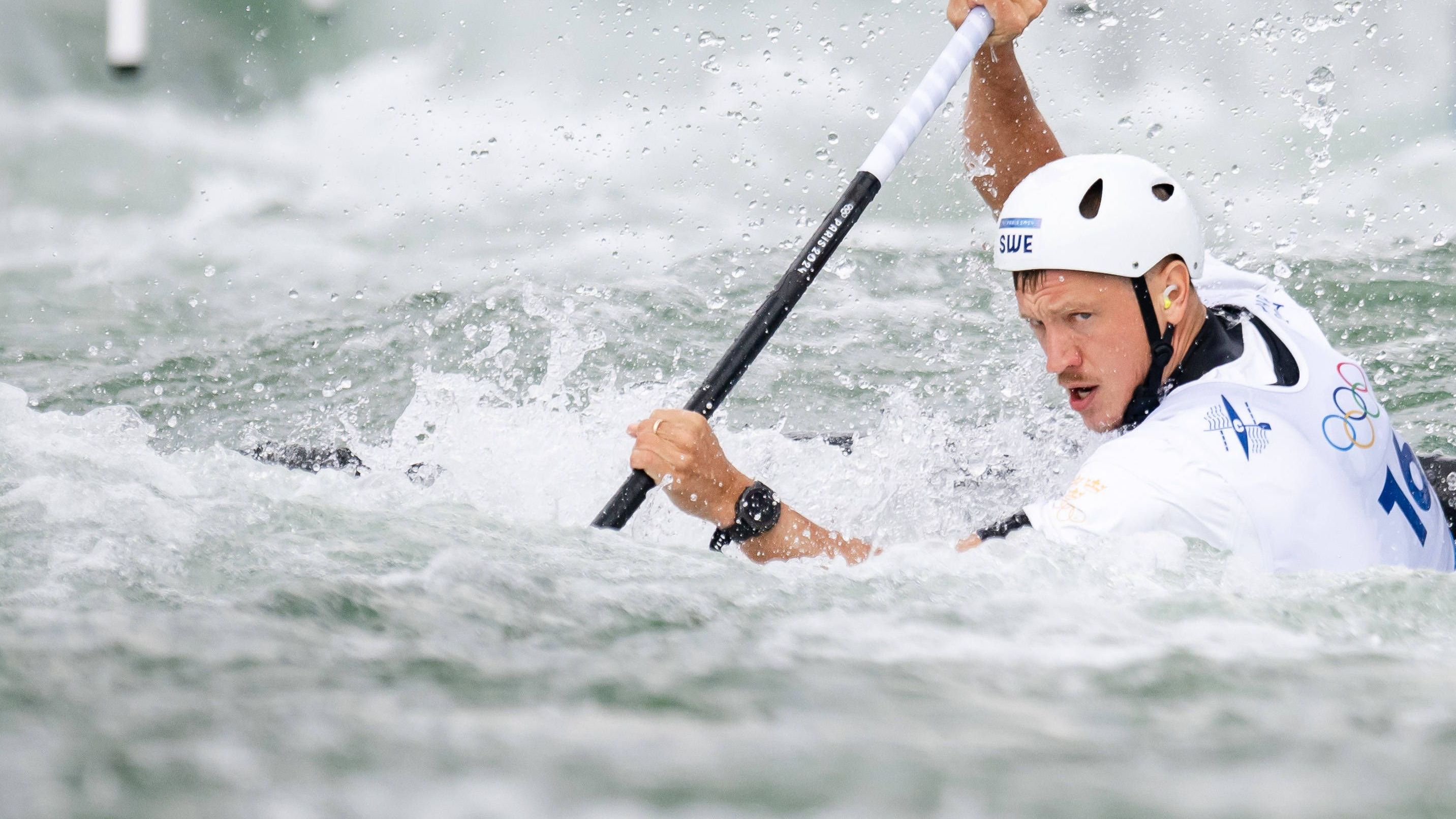 <strong>Olympia 2024: Die besten Bilder des sechsten Tages</strong><br>Mit dem Kanu beinahe komplett im Wasser: Schwedens Isak Öhrström.