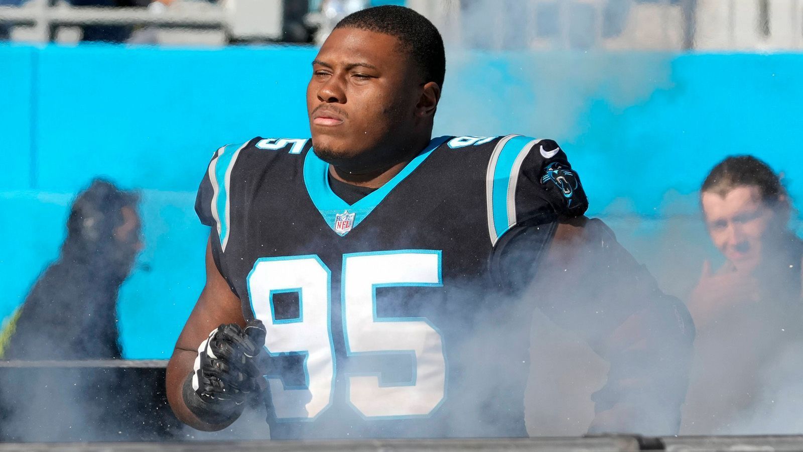 
                <strong>Pick 7: Derrick Brown (Defensive Tackle, Carolina Panthers)</strong><br>
                Gehalt mit der Fifth-Year-Option: 11,665 Millionen US-Dollar (Option gezogen)
              