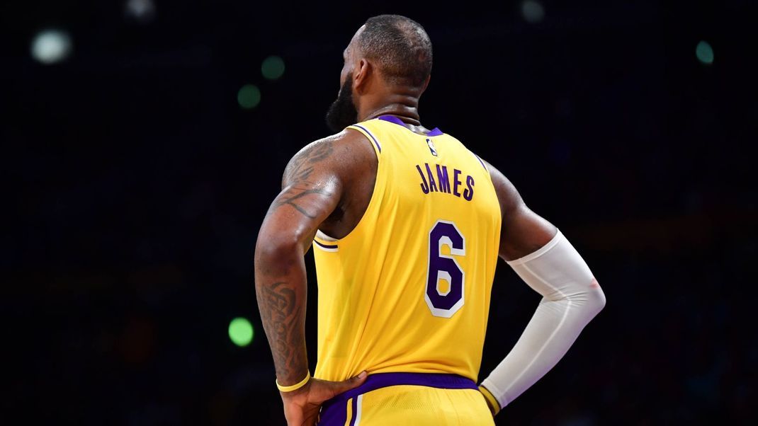 Lakers hot sale with lebron