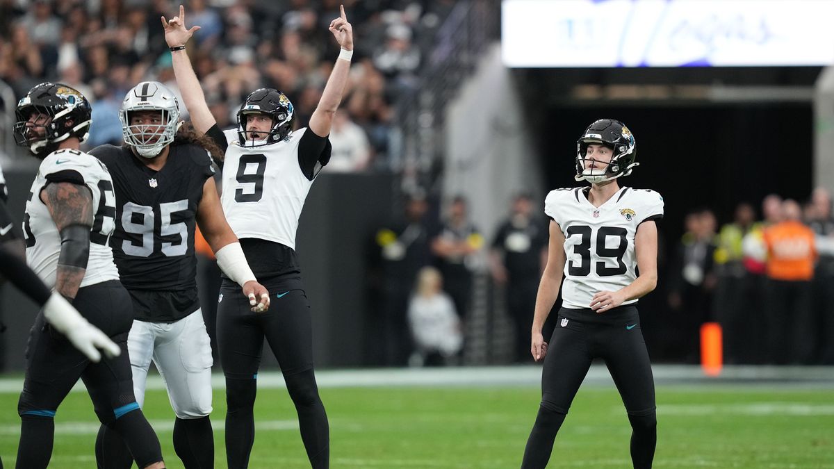 Jacksonville Jaguars v Las Vegas Raiders