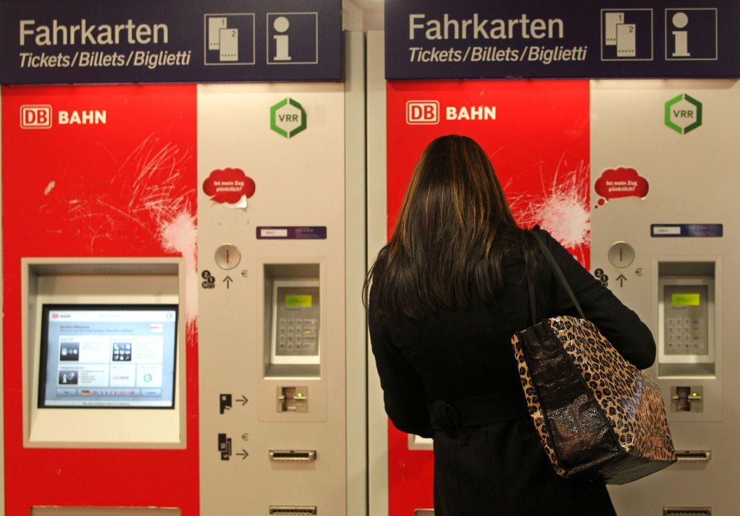 Die Deutsche Bahn will den Verkauf von Tickets für Reisen durch Europa vereinfachen.