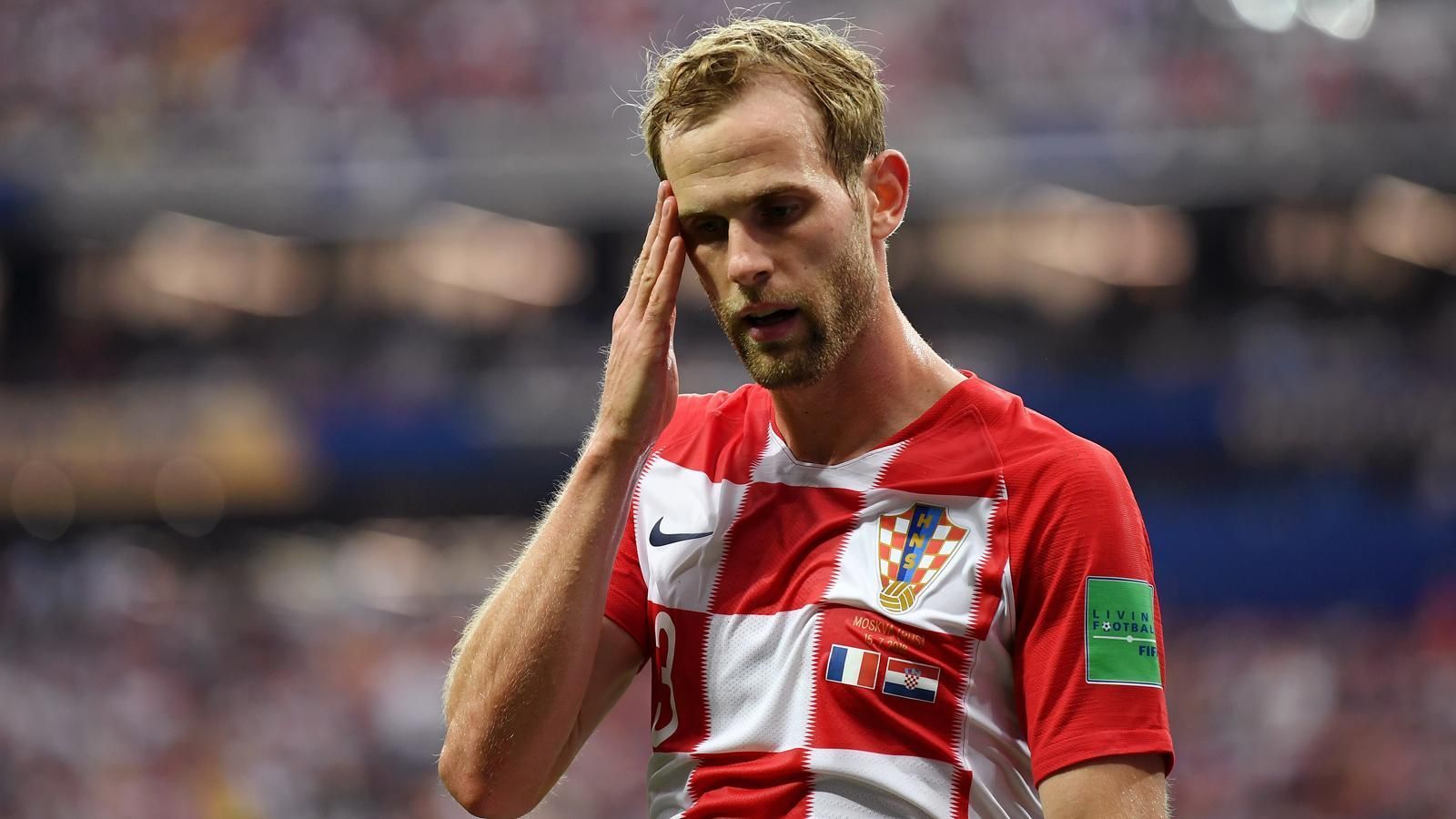 
                <strong>Ivan Strinic (AC Mailand)</strong><br>
                Neuzugang Ivan Strinic wird dem AC Mailand vorerst nicht zur Verfügung stehen. Der kroatische Nationalspieler leidet an einer beginnenden Hypertrophie - einem übermäßigen Wachstums des Herzmuskels - und muss daher gründlich untersucht werden, teilte der italienische Verein mit. Wie lange der 31-Jährige ausfällt, ist unbekannt. Allerdings ist eine längere Ruhepause geplant.
              