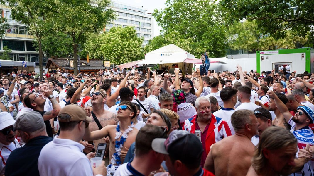 Hat die Polizei einen terroristischen Abschlag beim Finale der Europameisterschaft verhindert.?