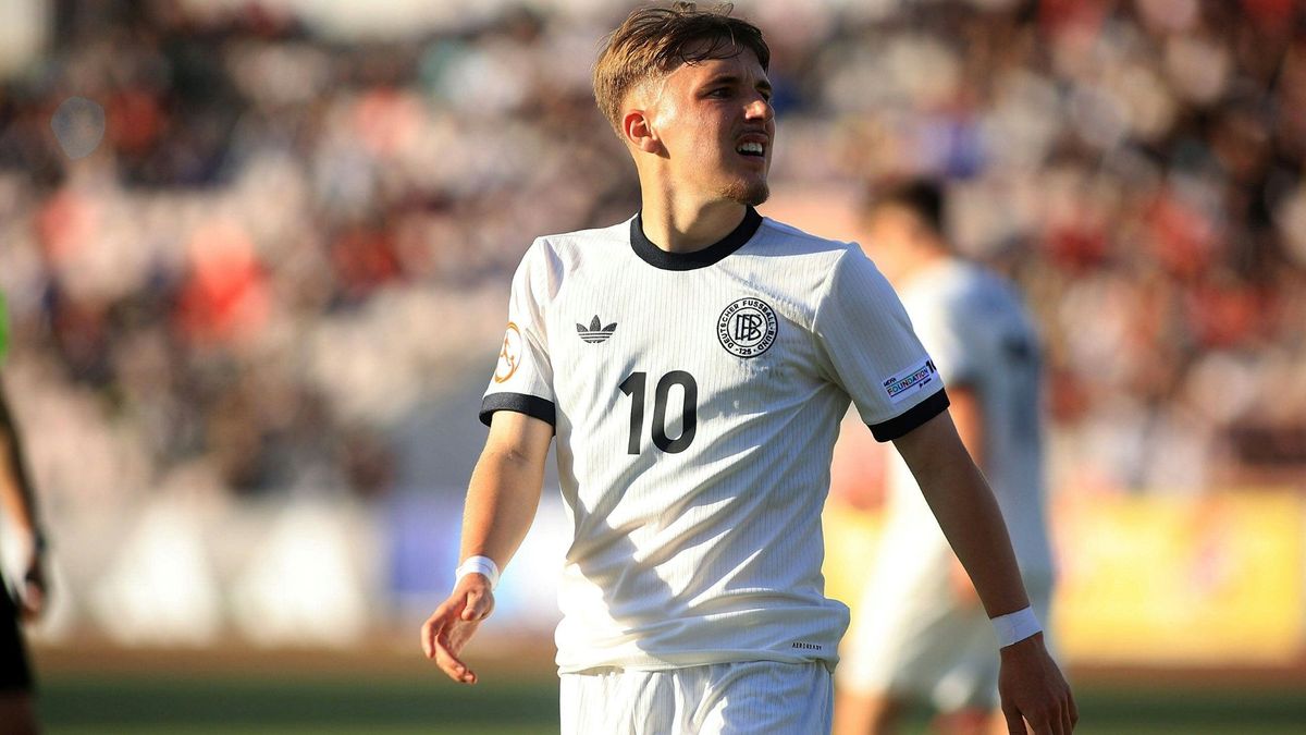 Noch im Mai spielte Karl für die U17