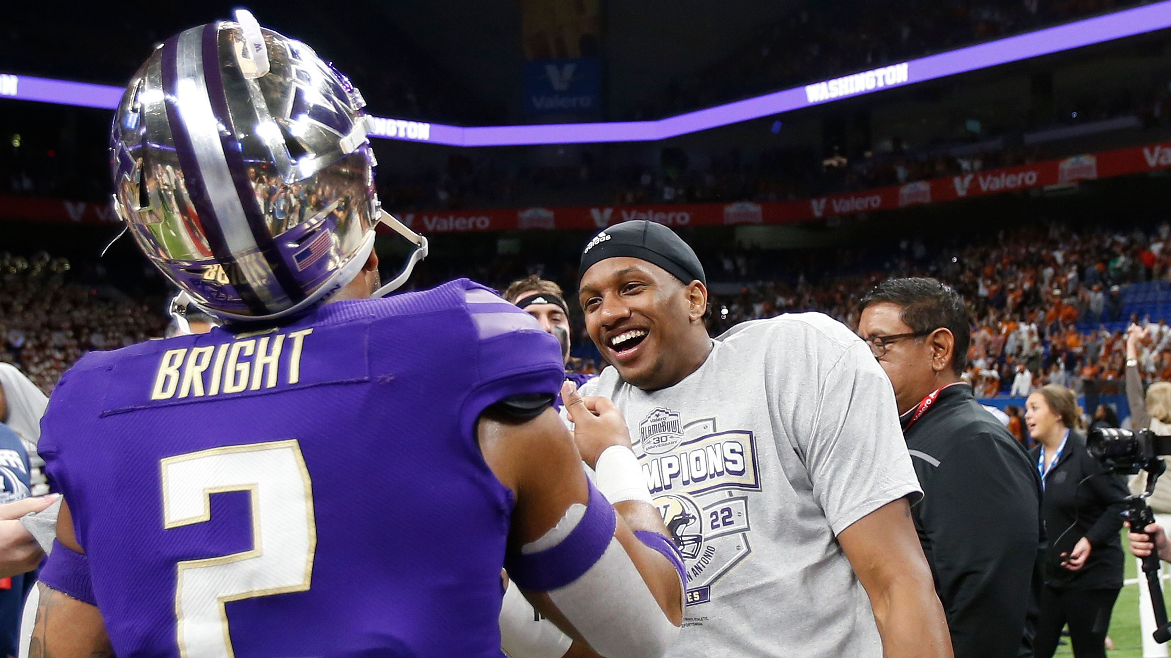 <strong>Washington Huskies (zu hoch)</strong><br>Mit Sicherheit hat gerade die Offense der Huskies um Quarterback Michael Penix enorm viel Potential. Platz zehn vor heißen Teams wie Texas, Tennessee und Notre Dame wirkt jedoch erstmal sehr optimistisch. Zu viele Fragezeichen stehen hinter der Defense. Zumal fehlen die stärksten Gegner in der PAC 12.