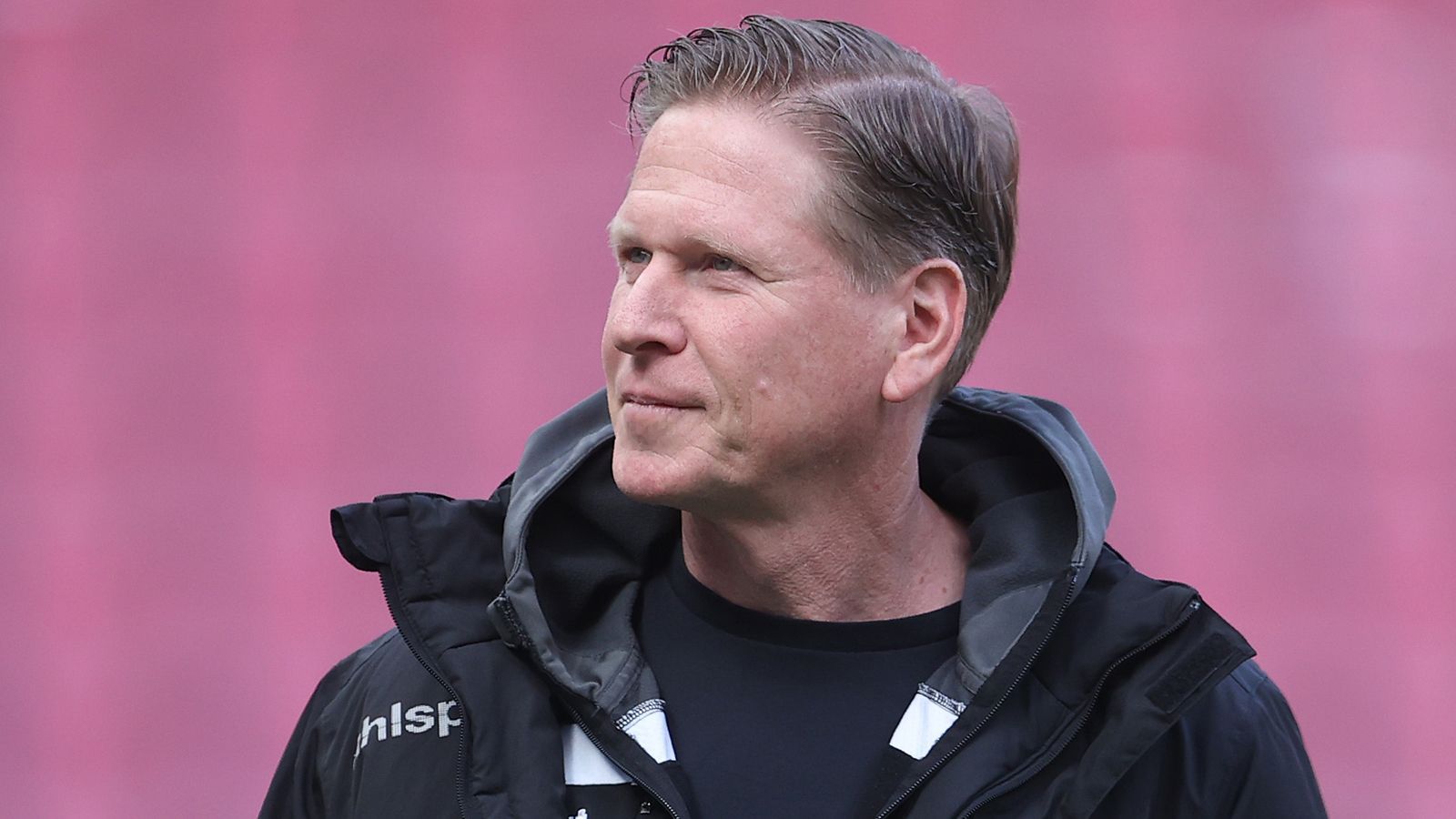 <strong>Markus Gisdol (Samsunspor)</strong><br>Seit Oktober 2023 ist der frühere Bundesliga-Coach Markus Gisdol Trainer des türkischen Aufsteigers Samsunspor. Unter seiner Führung konnte sich der Süper-Lig-Rückkehrer deutlich stabilisieren. Neben einem Achtungserfolg wie dem 1:1 auswärts bei Fenerbahce sorgte Gisdol vor allem für eine ziemliche Heimstärke des Aufsteigers.