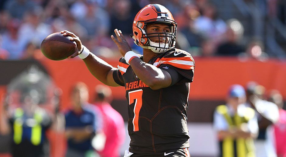 
                <strong>Cleveland Browns</strong><br>
                Auch nach Week 15 stehen die Cleveland Browns und damit auch DeShone Kizer (Foto) noch sieglos da. Der Rookie musste nur am 6. Spieltag komplett zuschauen, als Kevin Hogan den Vortritt bekam. Auch Cody Kessler hat der Franchise bei seinen kurzen Einsätzen noch nicht zum Erfolg verhelfen können. Die Quarterback-Saga scheint also weiterzugehen.
              