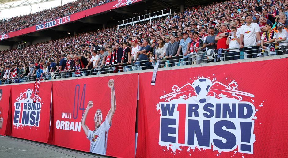 
                <strong>RB Leipzig</strong><br>
                Platz 10: RB Leipzig mit 20.000 verkauften Dauerkarten.
              