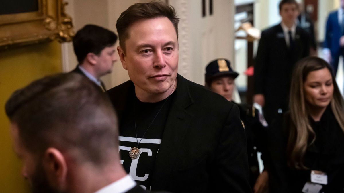 5. März 2025, USA, Washington: Elon Musk verlässt nach einem Treffen mit Republikanern im Senat das Kapitol.