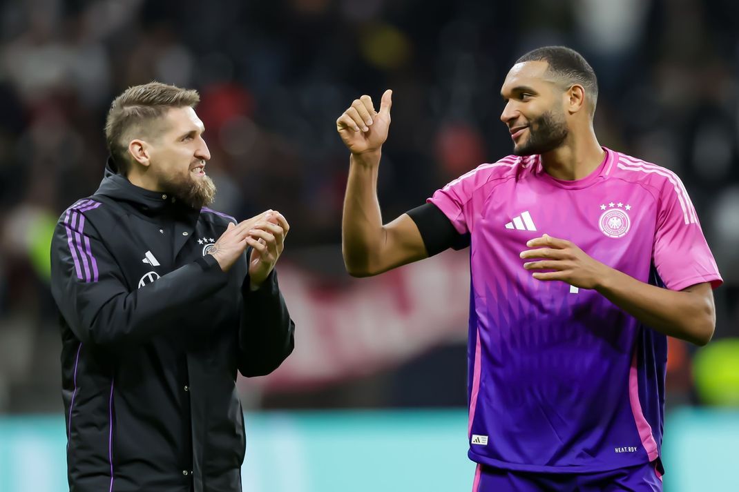 Verteidiger Jonathan Tah (rechts) kann nach seiner Nominierung mit einer EM-Teilnahme planen.