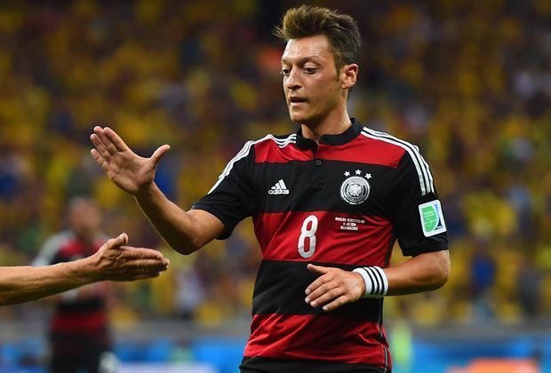 
                <strong>Mesut Özil</strong><br>
                Steigerte sich von Minute zu Minute, bereitete das 5:0 vor und setzte die Mitspieler in Szene. EINFACH GEIL - NOTE 1.
              