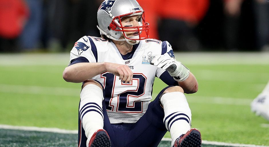 
                <strong>Verlierer: Tom Brady</strong><br>
                The G.O.A.T zählt hingegen klar zu den Verlierern. Der Abgang eines weiteren Receivers ist ein Verlust für Brady. Die Zahl seiner Offensivwaffen ist damit weiter zusammengeschmolzen. Umso mehr ist der Signal Caller nun auf seine Running Backs sowie auf Gronkowski und Edelman angewiesen. Dass er mit so gut wie jedem Umstand zurechtkommen kann, hat er ja bereits mehrfach bewiesen.
              