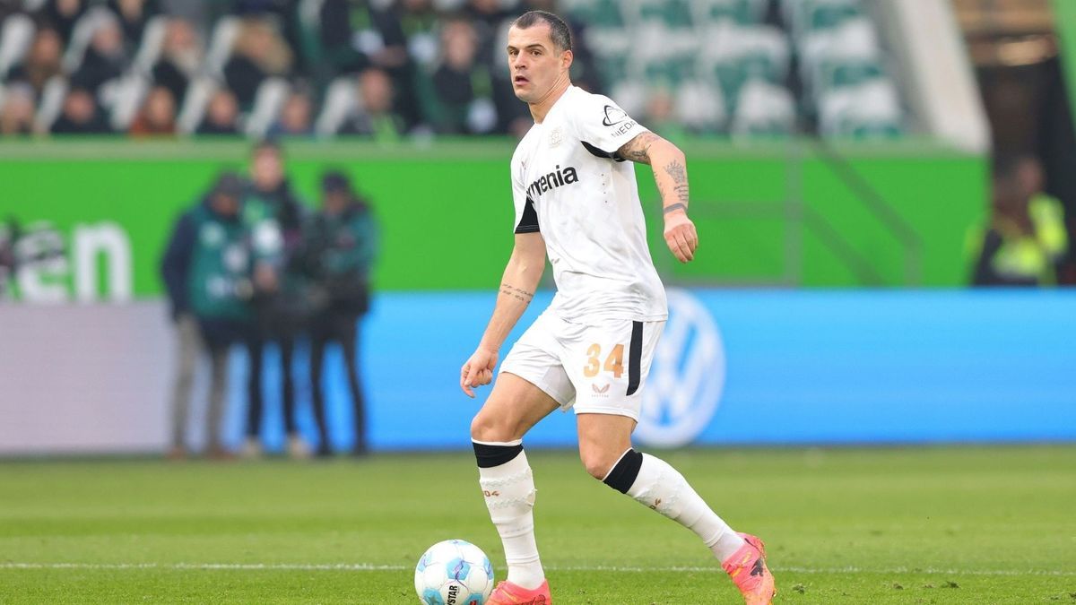 Xhaka beim Spiel in Wolfsburg