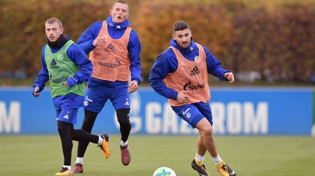 
                <strong>FC Schalke 04</strong><br>
                Bereits am Neujahrstag brechen die Schalker Stars rund um Max Meyer (li.) ins spanische Benidorm auf, um sich dort auf die Bundesliga-Rückrunde vorzubereiten. Der Knappen-Tross wird dann bis zum 7. Januar dort bleiben, um sich den entscheidenden Schliff für eine gelungene Rückrunde zu holen. 
              