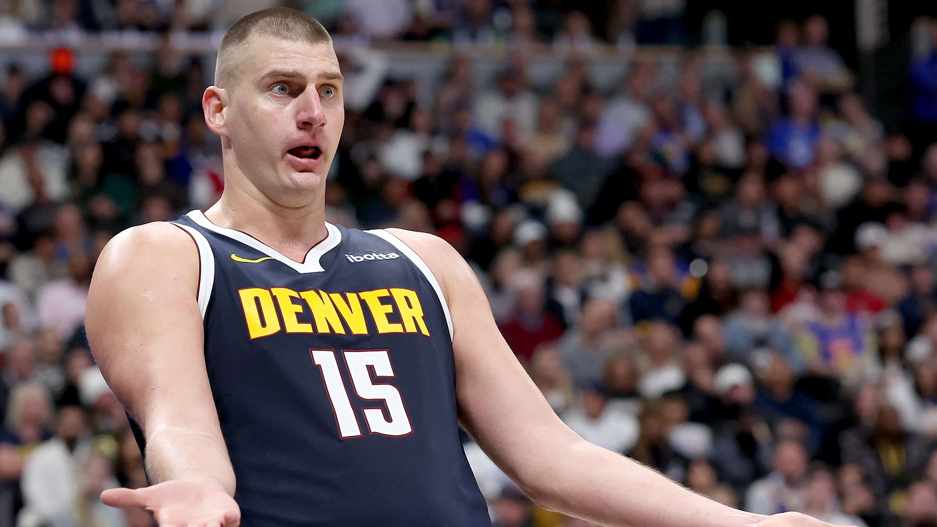 <strong></strong><strong>NBA Power Ranking</strong> <br>Die neue Saison der NBA ist in vollem Gange. ProSieben und ProSieben MAXX zeigen über <a target="_blank" href="https://www.ran.de/sports/basketball/nba/news/nba202324-live-drei-top-spiele-zum-start-der-nba-uebertragungen-bei-prosieben-und-prosieben-maxx-324379">50 NBA-Spiele der Regular Season</a> sowie weitere Begegnungen in den Playoffs und den Finals live und exklusiv im deutschen Free-TV. Passend dazu hat <em><strong>ran&nbsp;</strong></em>NBA-Experte Alex Vogel das aktuelle Power Ranking aller 30 Teams erstellt.