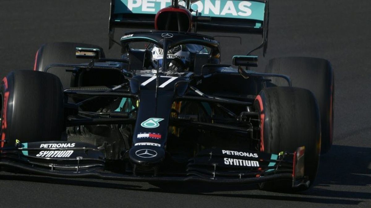 Valtteri Bottas landet vor Weltmeister Lewis Hamilton