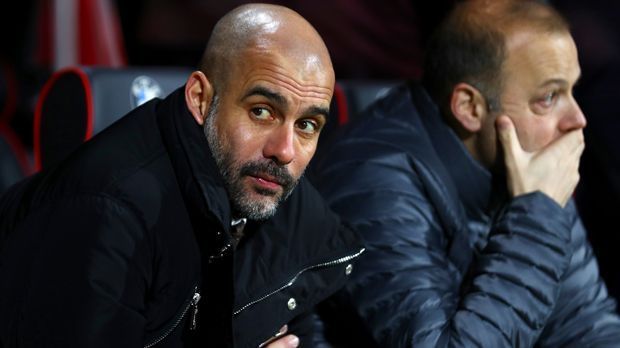 
                <strong>Pep Guardiola</strong><br>
                Pep Guardiola: Und noch ein Ex-Erfolgstrainer soll auf der möglichen Nachfolger-Liste von Luis Enrique stehen. Guardiola war zwischen 2008 und 2012 Coach der Katalanen und gewann mit ihnen 2009 und 2011 die Champions League, zudem drei Meistertitel und zwei Mal den spanischen Pokal. Seit 2016 ist der frühere Jugend- und Profi-Spieler Barcas als Coach bei Manchester City und hat dort auch noch einen Vertrag bis 2019.
              