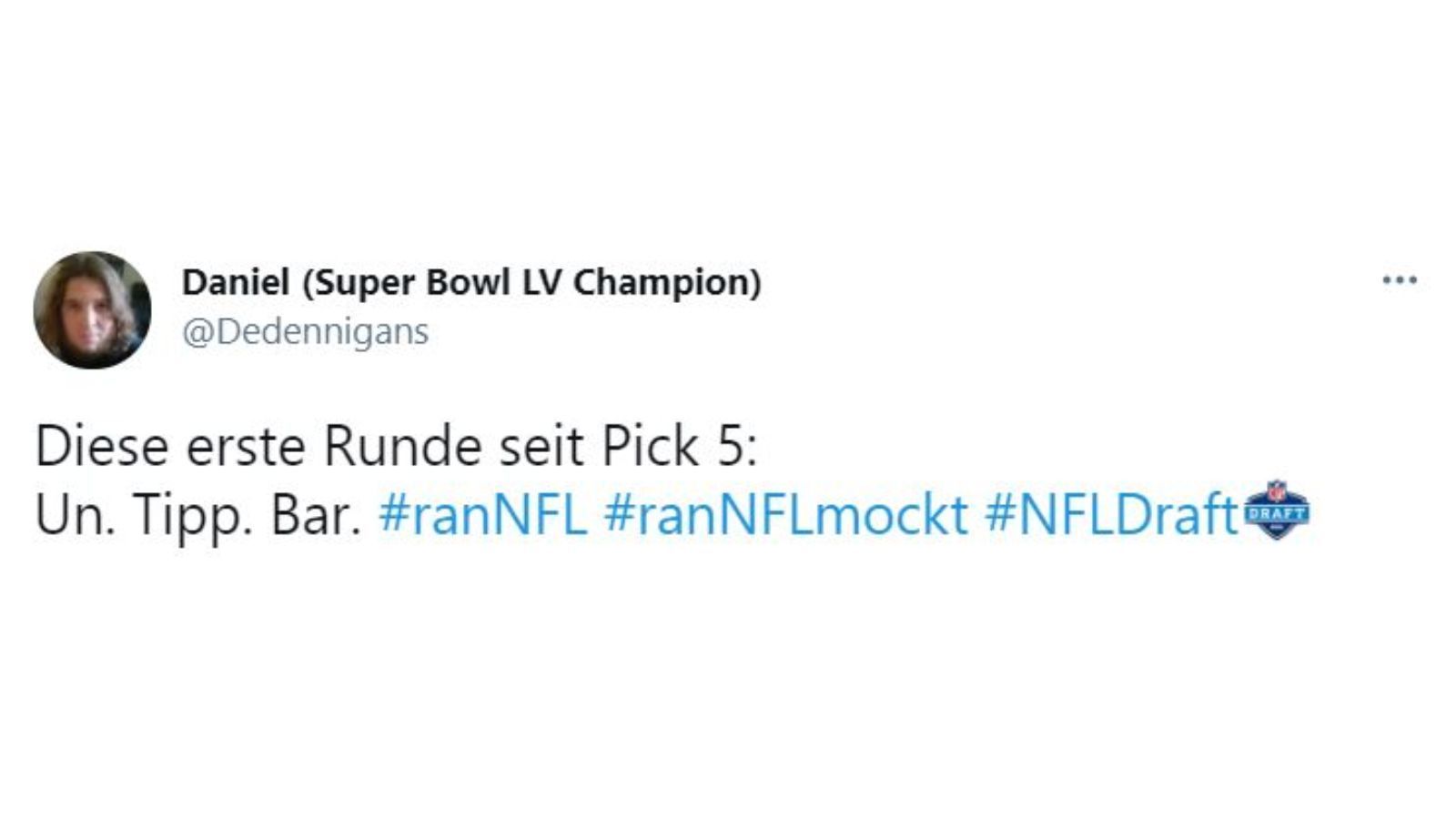 
                <strong>Schmeißt eure Mock Drafts aus dem Fenster</strong><br>
                Wie ranNFL-Experte Björn Werner in der Sendung sagte: Am Ende haben alle gleich wenig Ahnung, seien es US-Experten, ran-Redakteure oder der gemeine Football-Interessierte. Auf Trevor Lawrence, Zach Wilson, Trey Lance, Kyle Pitts und Ja'Marr Chase an den ersten fünf Stellen hätte man ja noch kommen können - aber danach? Danach war jeder Mock Draft zerstört.
              