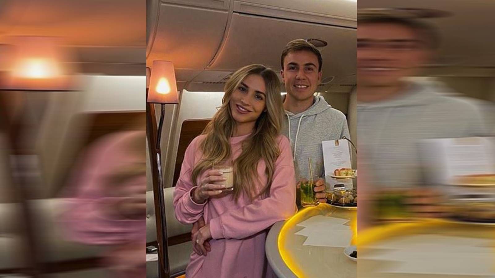 
                <strong>Mario Götze </strong><br>
                Auch in diesem Jahr feiern die Götzes nach dem Motto "Weihnachten unter Palmen"! Der BVB-Stürmer und seine Frau machten sich bereits vor den Weihnachtstagen auf den Weg nach Dubai, um dort das "Fest der Liebe" zu feiern.
              