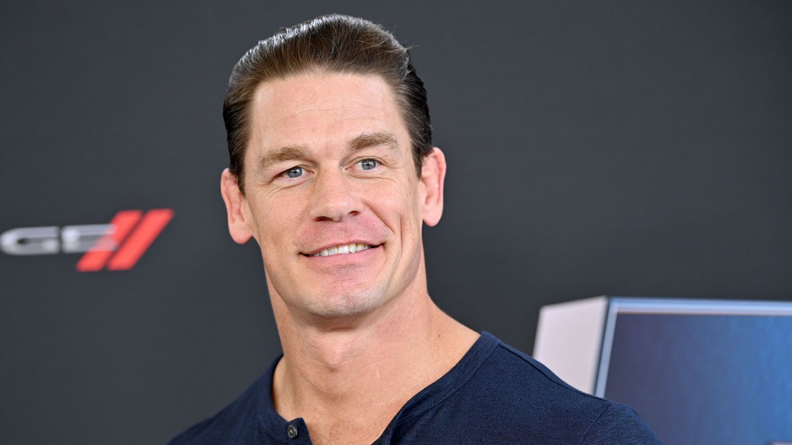 
                <strong>John Cena (Tampa Bay Buccaneers)</strong><br>
                Hulk Hogan ist nicht der einzige bekannte Name aus der Wrestling-Szene, der am Sonntag die Bucs anfeuern wird. Auch John Cena steht hinter der Franchise aus seiner Heimatstadt Tampa.
              