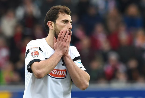 
                <strong>Admir Mehmedi (Bayer 04 Leverkusen)</strong><br>
                Nachdem Admir Mehmedi sich 2013 auf Leihbasis dem SC Freiburg anschloss und eine tolle Saison spielte, wurde er fest verpflichtet. Doch mit dem Abstieg beendete der Angreifer die Zusammenarbeit und unterschrieb einen Vertrag bei Bayer Leverkusen.
              
