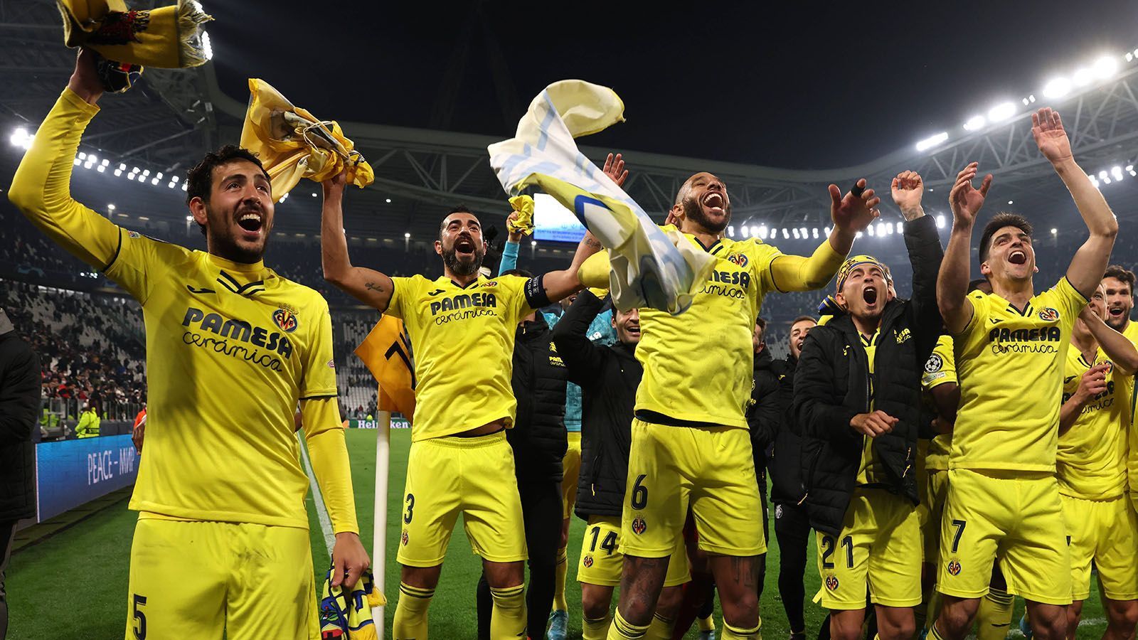 
                <strong>8. Platz: FC Villarreal </strong><br>
                Im Achtelfinale schmiss das "gelbe U-Boot" (Angeberwissen zum FC Villarreal) sensationell Juventus Turin aus dem Turnier. Im Viertelfinale wartet am Mittwoch (ab 21:00 Uhr im Liveticker auf ran.de) mit dem FC Bayern das nächste Schwergewicht des europäischen Fußballs. Der deutsche Rekordmeister geht als klarer Favorit in das Duell. Auch weil die aktuelle Form der Spanier eher dürftig ist. Von den letzten sechs Ligaspielen konnte man nur drei gewinnen. Die anderen drei Spiele verlor das Team (zuletzt zwei Mal in Folge). Aber ist Villarreal tatsächlich das "schlechteste" Team des Viertelfinales? Platz sieben und acht liegen nahe beieinander und hätten durchaus auch getauscht werden können.
              