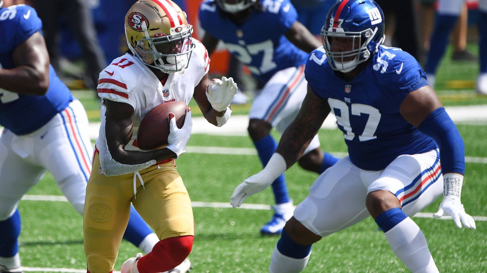 
                <strong>Week 3</strong><br>
                &#x2022; Thursday Night: Giants at 49ers<br>&#x2022; Sunday Night: Steelers at Raiders<br>&#x2022; Monday Night: Eagles at Buccaneers und Rams at Bengals<br>
              