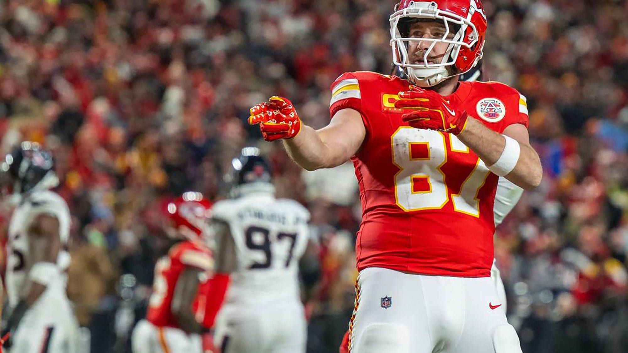 <strong>1. Platz: Travis Kelce – 95,35 Millionen Dollar<br></strong>- Saisons aktiv: seit 2013<br>- Teams: Kansas City Chiefs