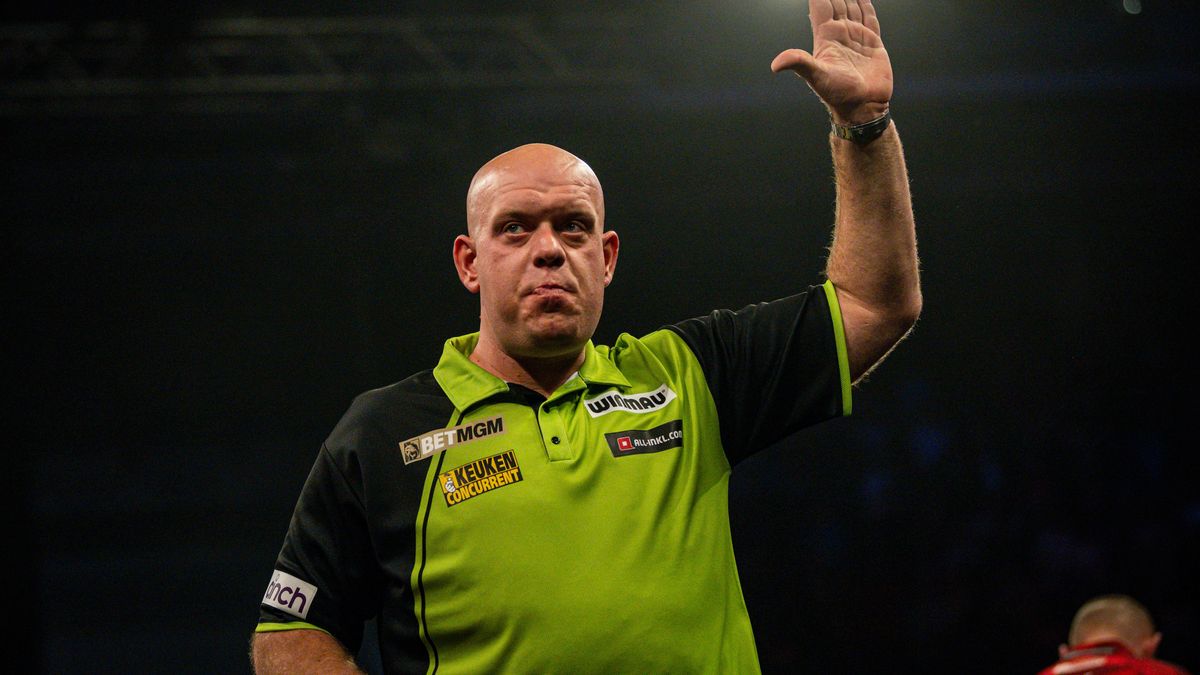 22nd May 2025; Utilita Arena, Sheffield, England; 2025 PDC Premier League Darts Leeds Night 16; Michael van Gerwen waves to the crowd after losing to Nathan Aspinall in their quarter final PUBLICAT...