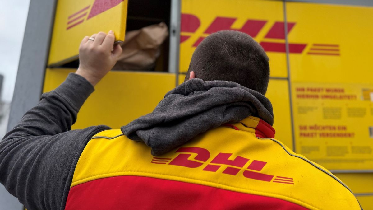 Paketzusteller wie DHL wollen ihre Packstationen in Deutschland massiv ausbauen.