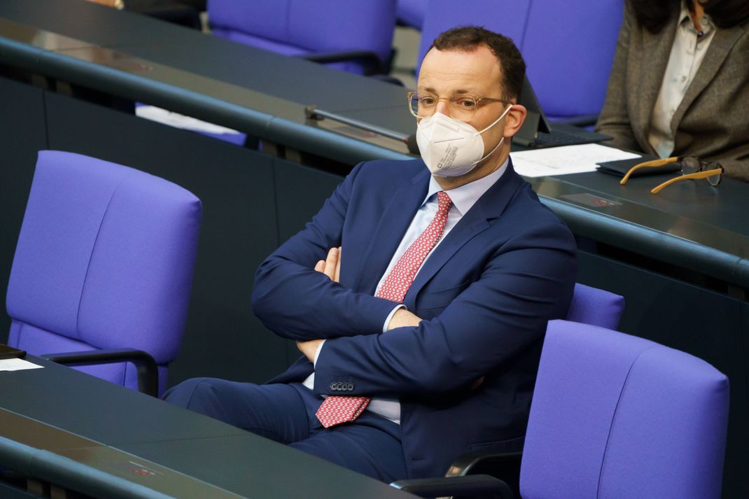 Der Bundestag debattiert über die Beschaffung von Corona-Masken unter Ex-Gesundheitsminister Spahn. (Archivbild) 
