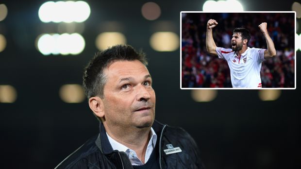 
                <strong>Christian Heidel und seine Transfers</strong><br>
                Christian Heidel macht keine halben Sachen. Der Manager vom FC Schalke 04 krempelt die Mannschaft um und verpasst ihr für die neue Saison ein anderes Gesicht. Dabei beweist der 53-Jährige wie schon zuvor beim 1. FSV Mainz 05 sein Geschick, wichtige Transfers einzufädeln. Sein jüngster Coup: Coke, Kapitän des Europa-League-Siegers FC Sevilla. Für vier Millionen Euro lotste er den Spanier nach Gelsenkirchen. Es ist nicht der erste starke Transfer in Heidels Karriere. ran.de stellt die größten Coups des neuen Machers bei den Königsblauen vor.
              