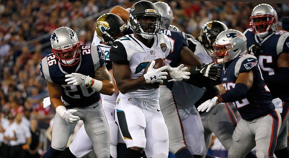 
                <strong>Leonard Fournette (Jacksonville Jaguars)</strong><br>
                Leonard Fournette wird nach seinen Fußbeschwerden wohl am Sonntag auflaufen können. Der Running Back wurde von seiner Franchise nicht auf dem Injury Report gelistet und gehört deshalb wohl am ersten Spieltag zum Kader der Franchise.
              