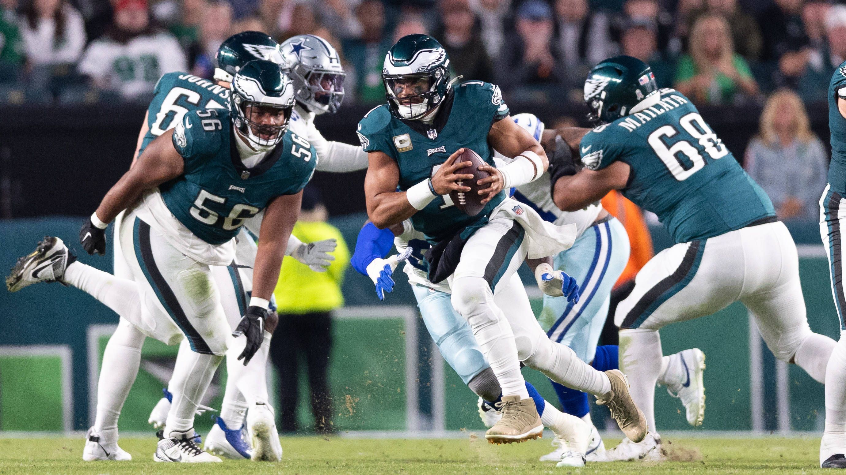 <strong>Ways to win: Philadelphia Eagles </strong><br>Das Wichtigste: Die O-Line muss halten! Bekommt Hurts einigermaßen Zeit für seine Reads und kann gegebenenfalls improvisieren, dürften seine Läufe und tiefen Pässe für Probleme sorgen. Zudem muss Kelce irgendwie kontrolliert werden, was aufgrund der Ausfälle auf Linebacker und in der Secondary eine Mammutaufgabe wird.