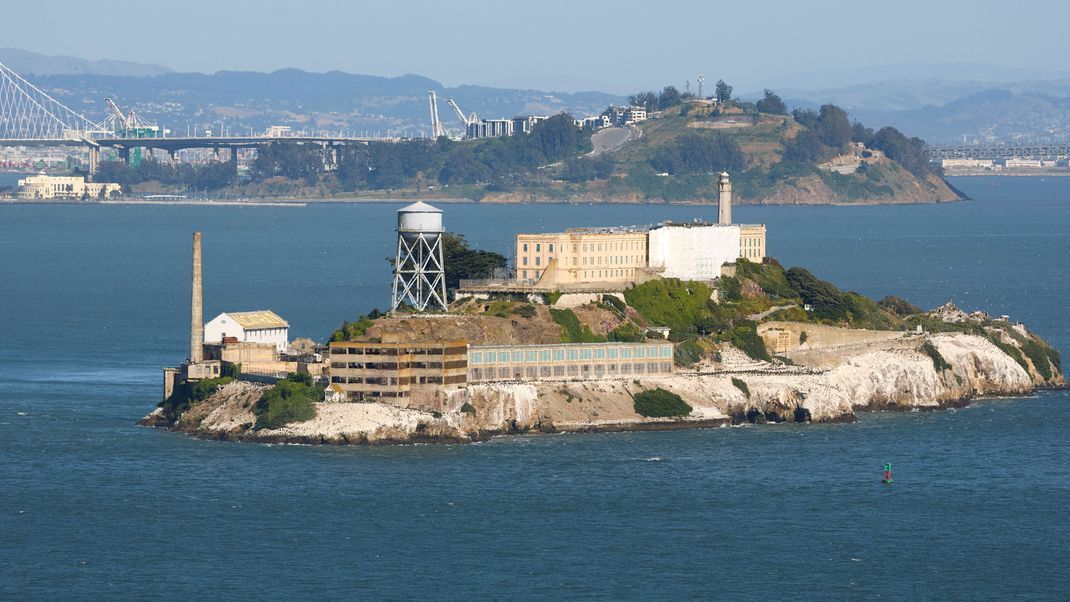 Blick auf das Alcatraz-Gefängnis, in der San Francisco Bay im Bundesstaat Kalifornien.