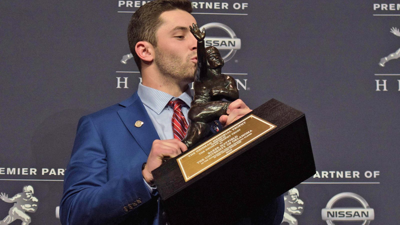 <strong>2017: Baker Mayfield</strong><br>
                Quarterback - University of Oklahoma
