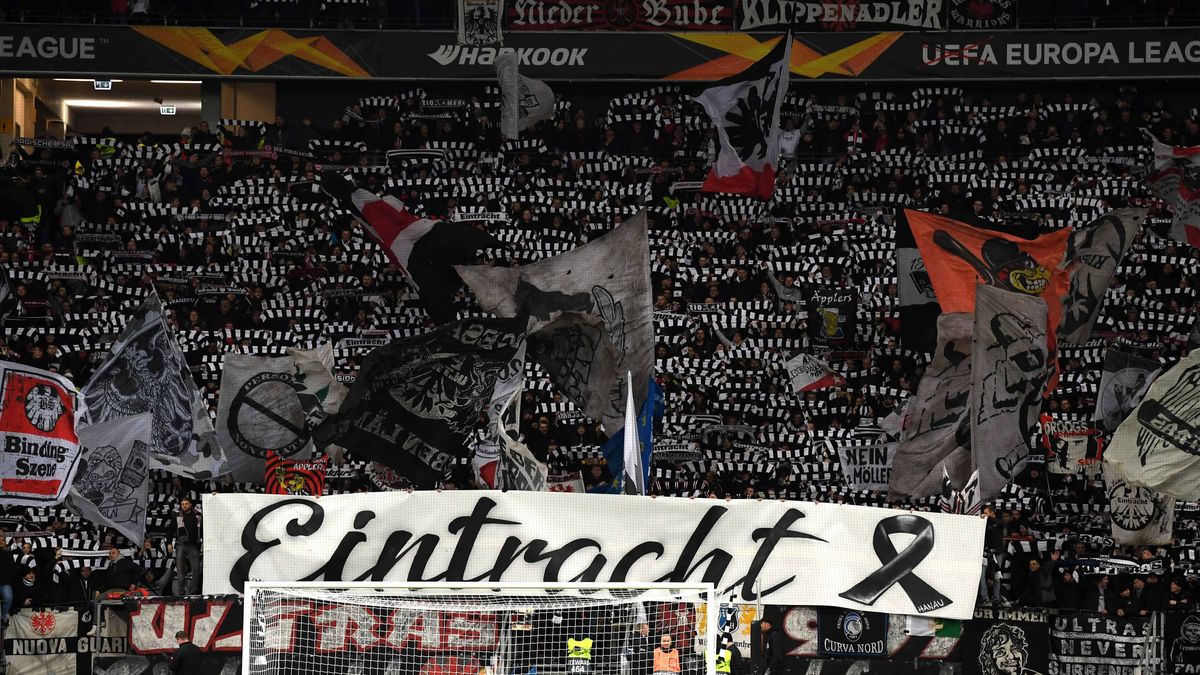"Nazis raus"-Rufe bei Schweigeminute in Frankfurt