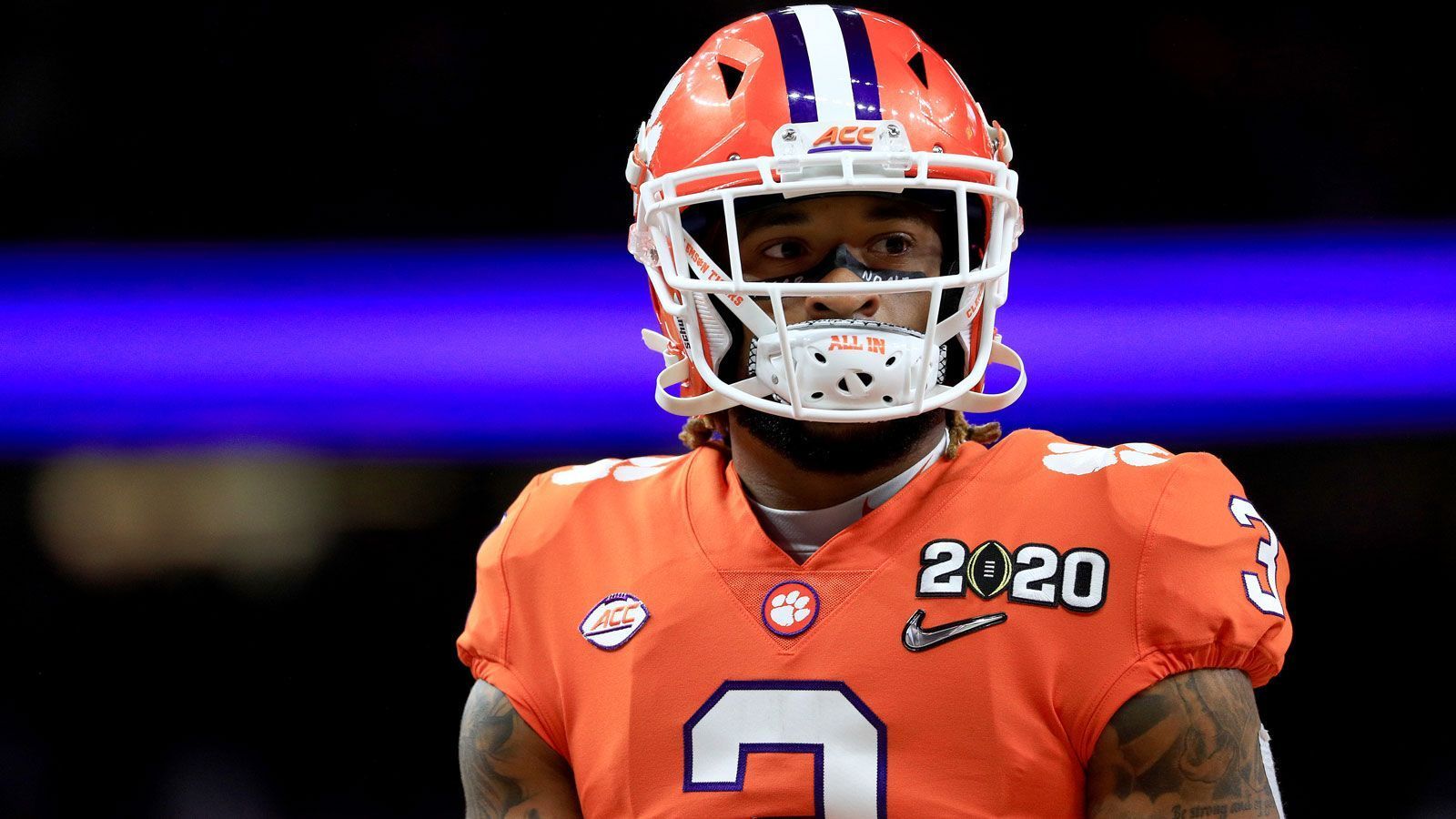 
                <strong>Amari Rodgers (Clemson Tigers / American Team)</strong><br>
                Auch Clemson-Receiver Amari Rodgers spielte sich in den Vordergrund. Er erzielte einen Touchdown und fing dazu eine Two-Point-Conversion. Er steigerte seinen Wert seit seinem letzten College Spiel ungemein. Rodgers erwies sich als vielseitiger Wide Receiver, der auch einstecken kann. Diese Leistungen konnte er auch in der Trainingswoche bestätigen.
              