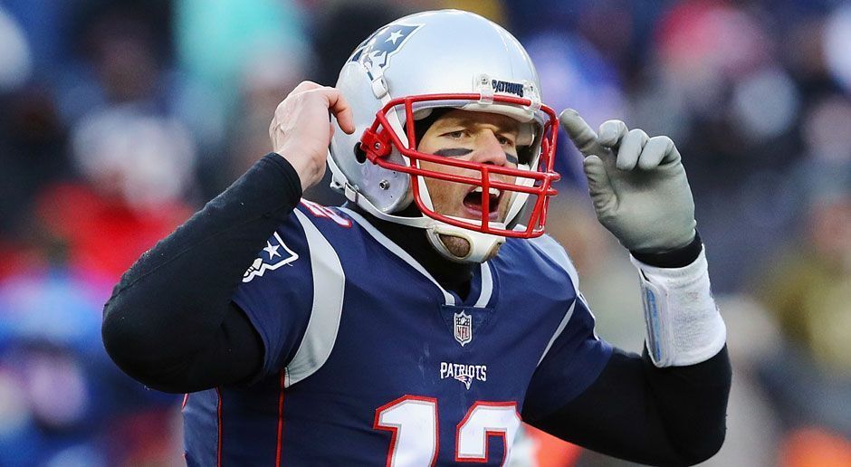
                <strong>Quarterback: Tom Brady (New England Patriots)</strong><br>
                seit 2000 in der NFL (dritte Nominierung für das All Pro First Team)All Pro Second Team: Carson Wentz (Philadelphia Eagles)
              