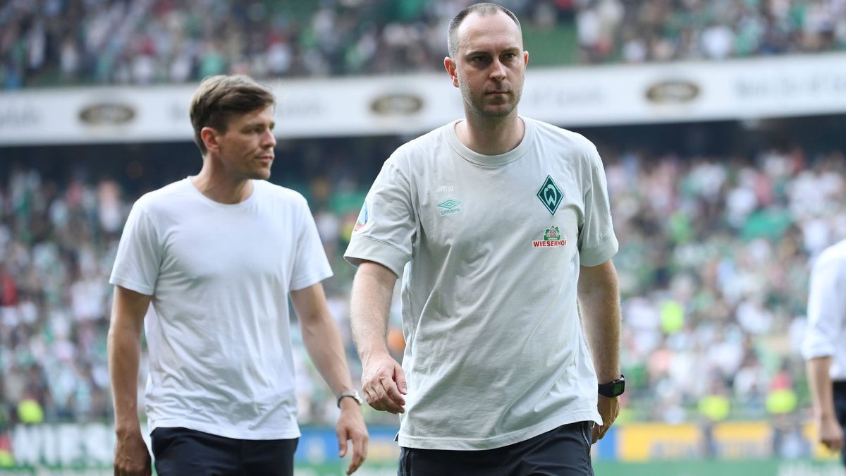 Trainer Ole Werner (Werder Bremen), Teammanager Clemens Fritz (Werder Bremen), v.re. 13.08.2022, Fussball GER, Saison 2022 2023, 1. Bundesliga, 2. Spieltag, SV Werder Bremen - VfB Stuttgart 2:2 Fot...