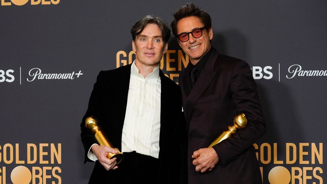 Cilian Murphy (links) und Robert Downey jr. freuten sich über Golden Globes als bester Haupt- und Nebendarsteller in "Oppenheimer".