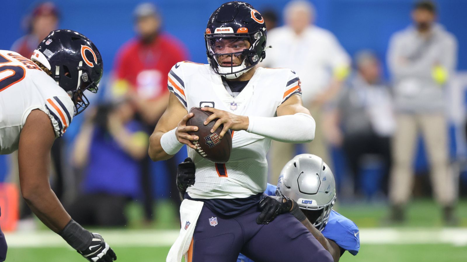 
                <strong>Justin Fields</strong><br>
                &#x2022; Team: Chicago Bears<br>
              