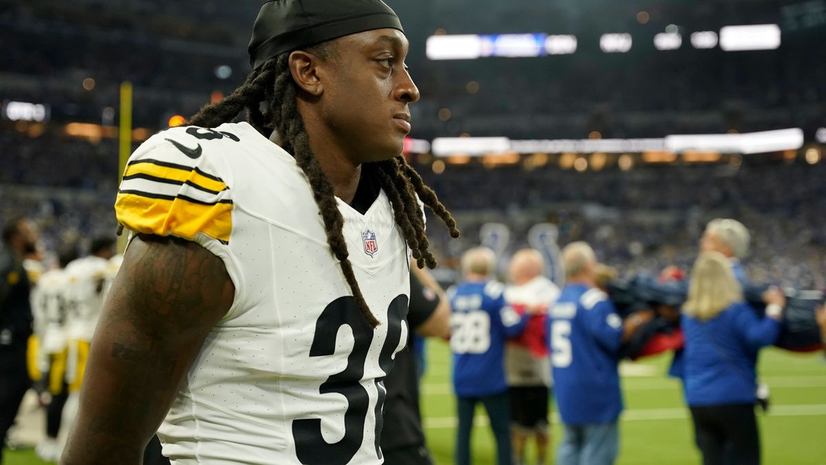 September 29, 2024, Indianapolis, Indiana, USA: September 29, 2024: Terrell Edmunds 38 during the Pittsburgh Steelers vs Indianapolis Colts at Lucas Oil Stadium in Indianapolis IN. Brook Ward Appar...