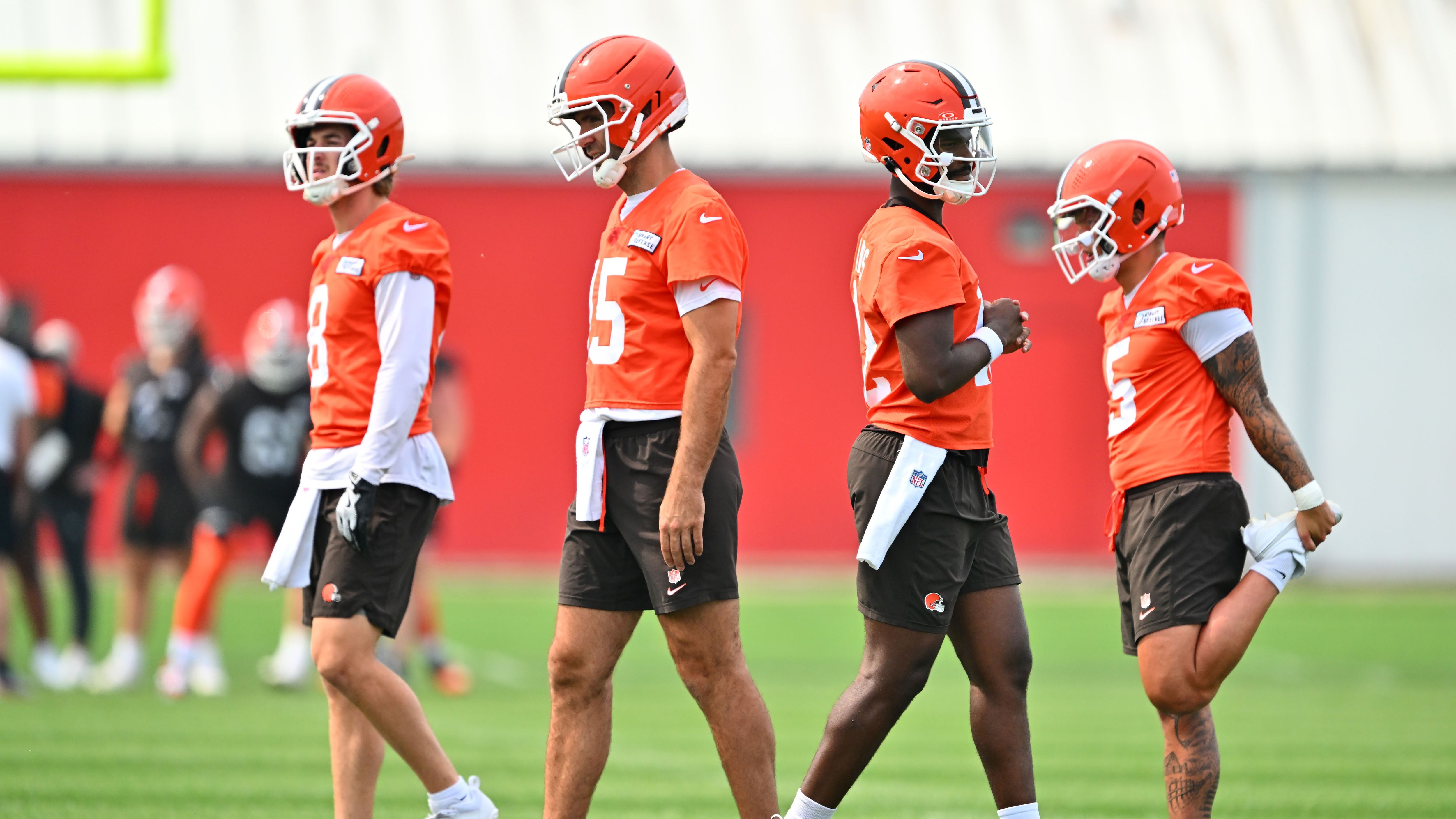 <em><strong>Anzahl der Starting-Quarterbacks in den letzten zehn Saisons</strong><br>Die neue</em>&nbsp;<a data-li-document-ref="83068" href="https://www.ran.de/sports/american-football/nfl"><em>NFL</em></a>-<em>Saison steht bevor! Doch ein Blick zurück schadet nie.&nbsp;<strong>ran</strong> schaut auf die vergangenen zehn Spielzeiten und zeigt, wie viele Starting-Quarterbacks jedes Team eingesetzt hat.&nbsp;<br><br>(<strong>Anmerkung</strong>: Als Starting-Quarterbacks gelten jene Quarterbacks, die mindestens in einem Spiel beim ersten Snap der Offense als Quarterback aufgelaufen sind)</em>
