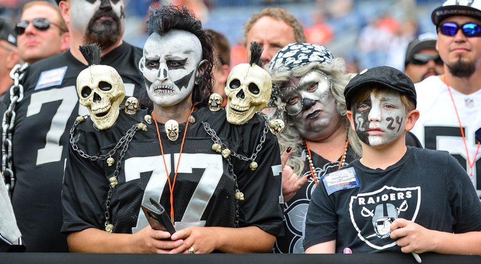 
                <strong>Platz 30: Oakland Raiders </strong><br>
                Platz 30: Oakland Raiders (O.co Coliseum - Kapazität: 56.057 / erweiterbar auf 64.200) mit 54.871 Fans pro Heimspiel (insgesamt 219.484 Zuschauer in vier Heimspielen).
              