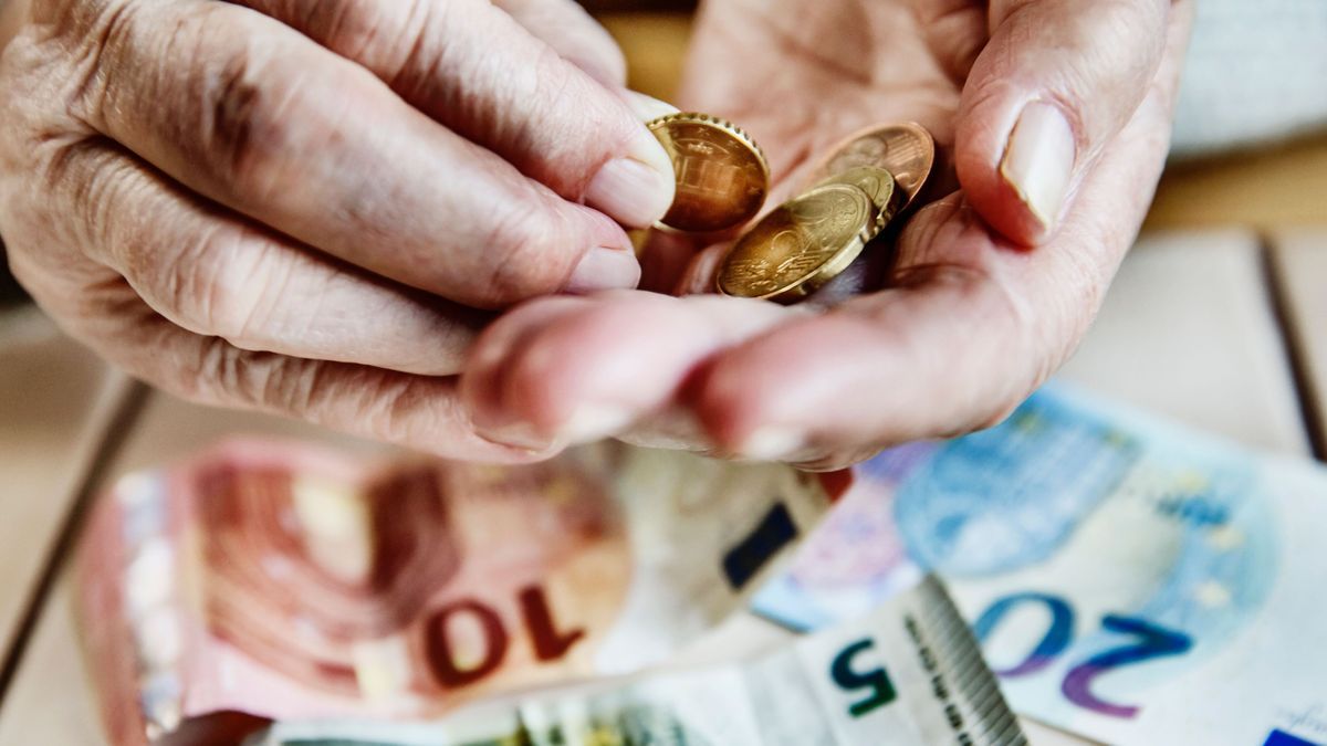 Seniorin, Euro, Geld, zählen