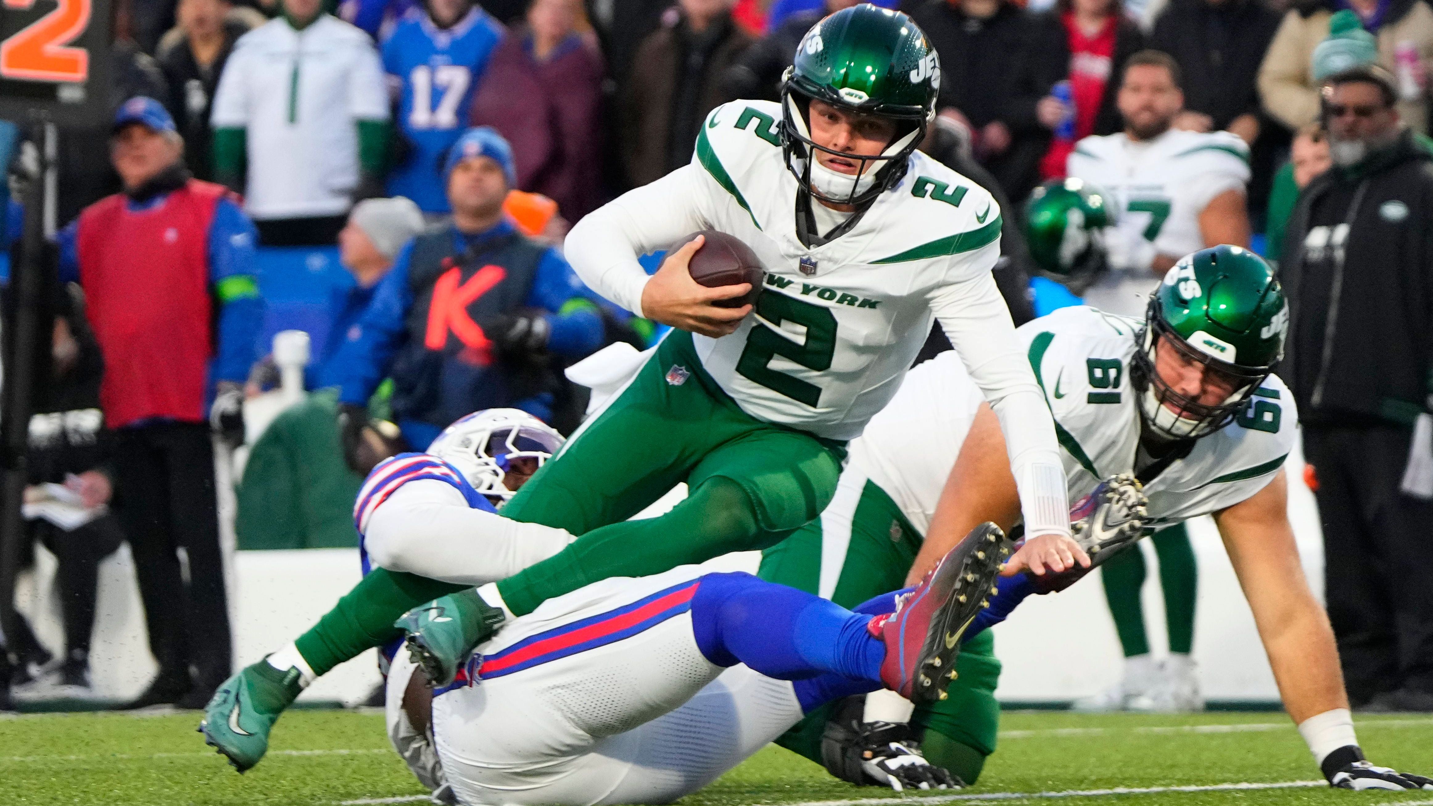 <strong>3. Platz: New York Jets</strong><br>Zugelassene Sacks: 64<br>Raumverlust durch zugelassene Sacks: <strong>454 Yards</strong><br>Spieler: Zach Wilson (46; 340 Yards), Tim Boyle (9; 64 Yards), Trevor Siemian (8; 40 Yards), Aaron Rodgers (1; 10 Yards)