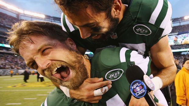 
                <strong>New York Jets</strong><br>
                Platz 5: New York Jets - Die Jets sind nach den Chiefs das heißeste Team der AFC. Fünf Siege am Stück, das Highlight nun im Hassduell gegen die Patriots. Ryan Fitzpatrick (li.) spielt eine bockstarke Saison und stellte sogar Tom Brady in den Schatten.
              