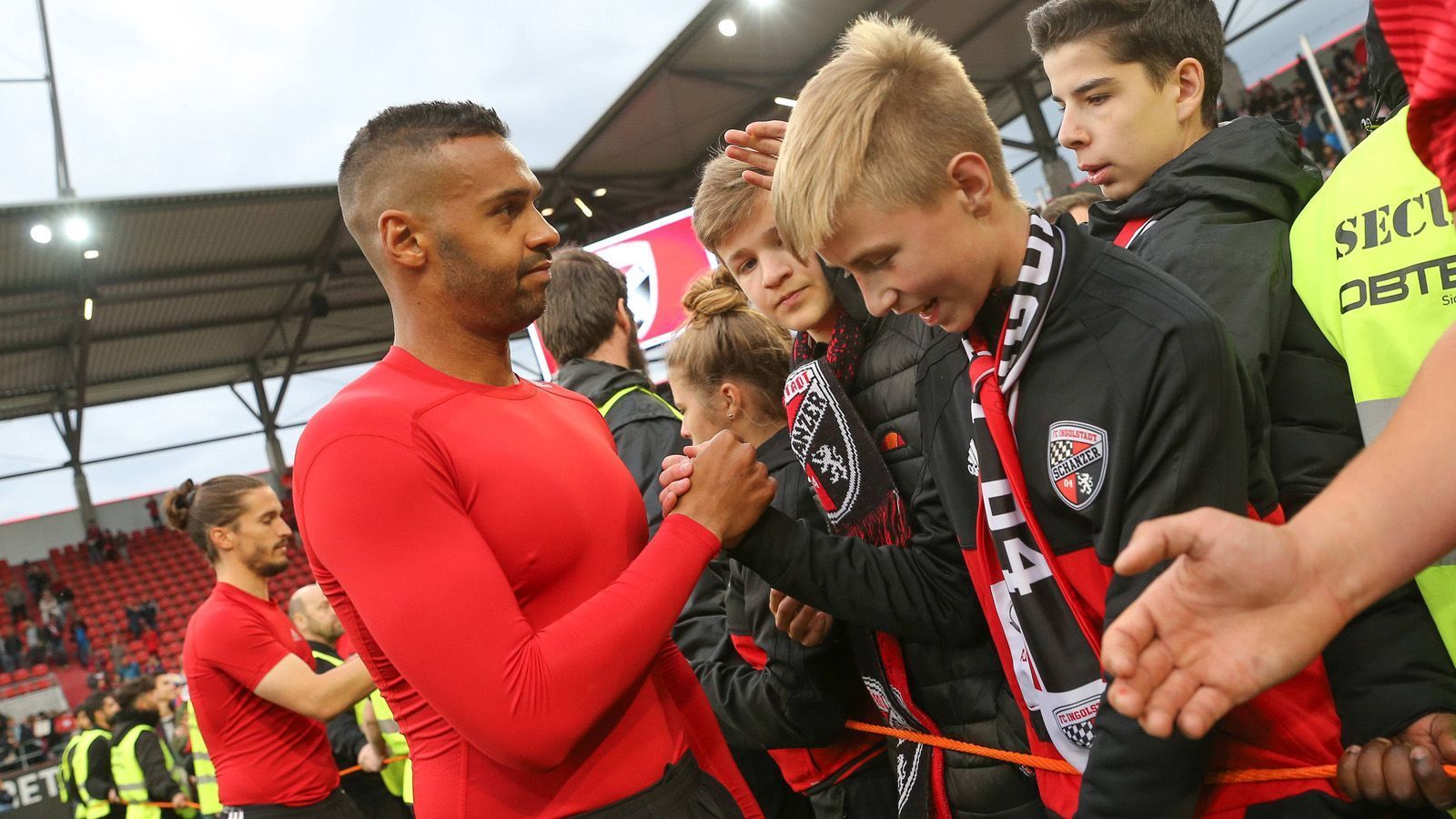 
                <strong>Platz 8: FC Ingolstadt 04</strong><br>
                Verkaufte Dauerkarten für die Saison 2019/20: 3.000
              